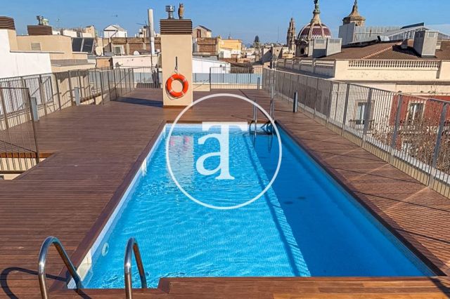 Appartement de 2 chambres à louer temporairement avec balcon et piscine dans le quartier gothique 23