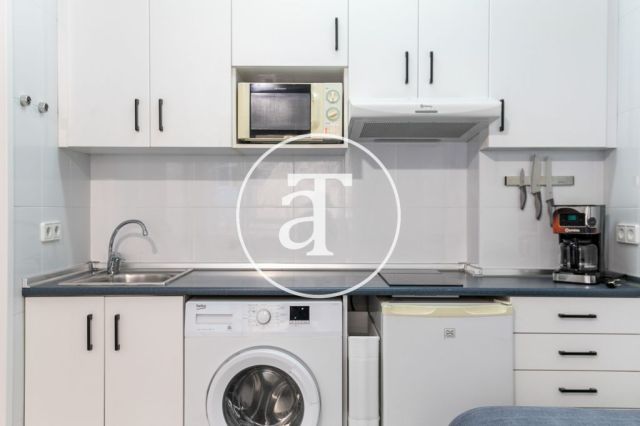 Monthly rental studio with balcony close to L'Illa Diagonal 9