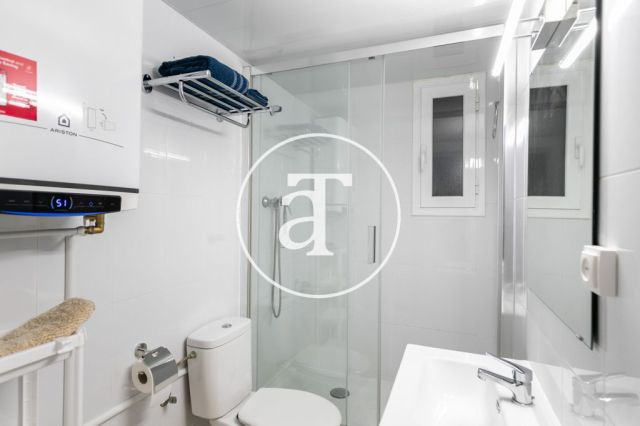 Monthly rental studio with balcony close to L'Illa Diagonal 13