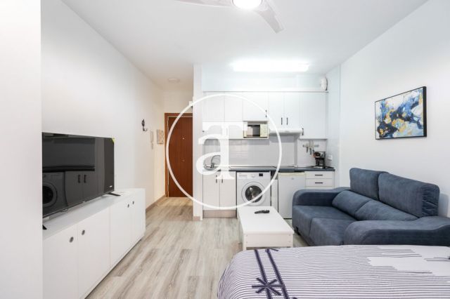 Monthly rental studio with balcony close to L'Illa Diagonal 7