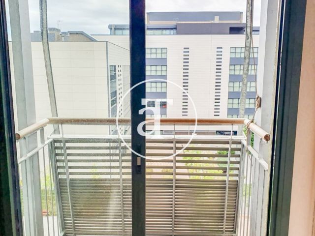 Bright furnished apartment in Poblenou 9