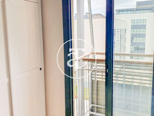 Bright furnished apartment in Poblenou 8