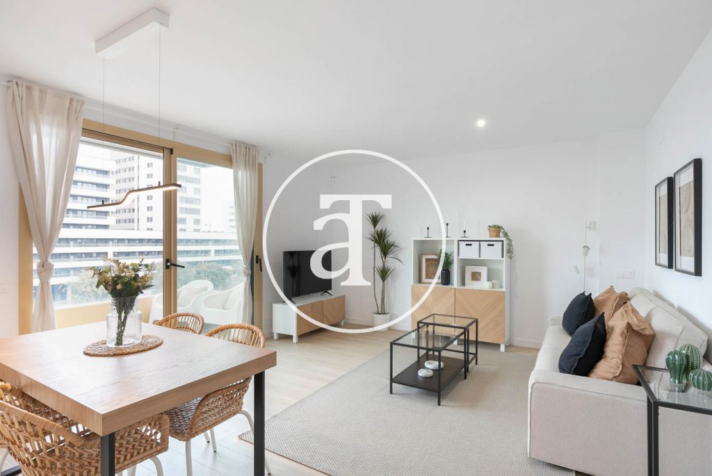 Piso de alquiler temporal con terraza, 2 habitaciones y estudio en Badalona