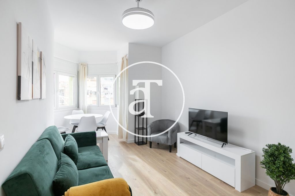 Monthly rental apartment with 3 bedrooms and 1 bathroom in the Gracia neighbourhood