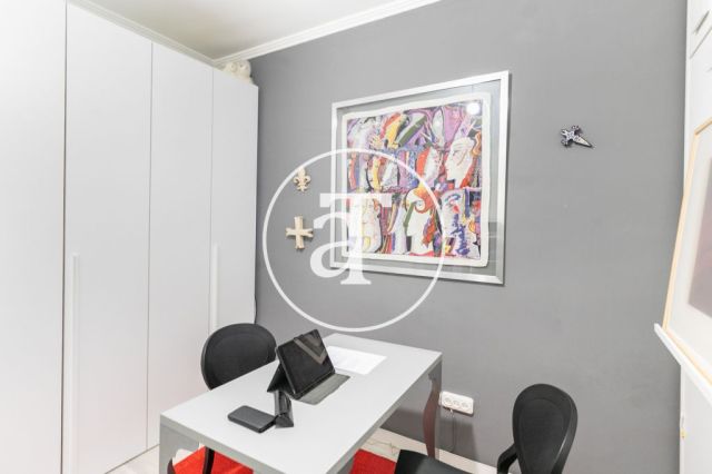 Location temporaire d'un appartement avec 1 chambre et studio à Gran Via de Les Corts Catalans 28