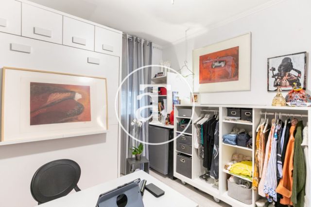 Location temporaire d'un appartement avec 1 chambre et studio à Gran Via de Les Corts Catalans 25