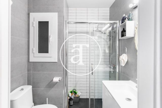 Location temporaire d'un appartement avec 1 chambre et studio à Gran Via de Les Corts Catalans 23