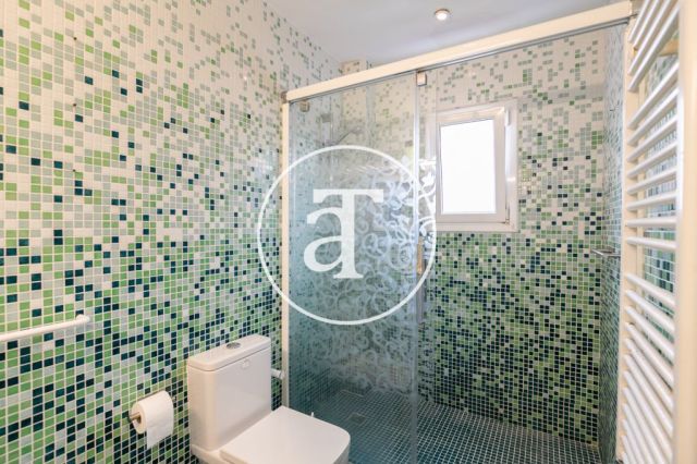 Location temporaire d'un appartement avec 2 chambres, studio et 1 salle de bain à La Barceloneta 25