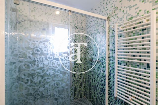 Location temporaire d'un appartement avec 2 chambres, studio et 1 salle de bain à La Barceloneta 26
