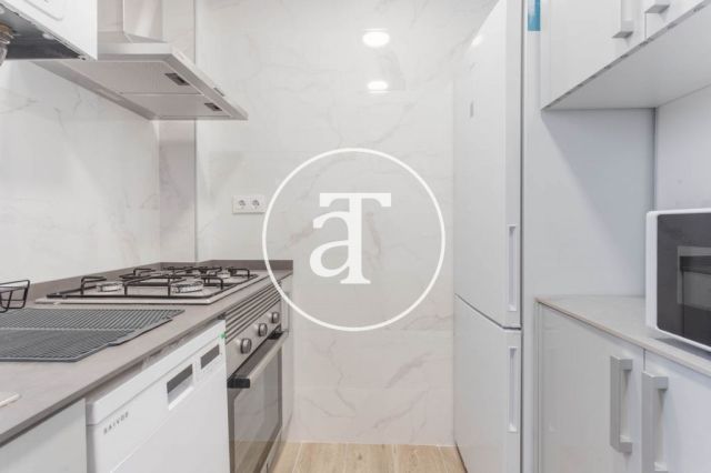 Piso de alquiler temporal de 3 habitaciones dobles, 1 baño y terraza en el barrio de Les Corts 13