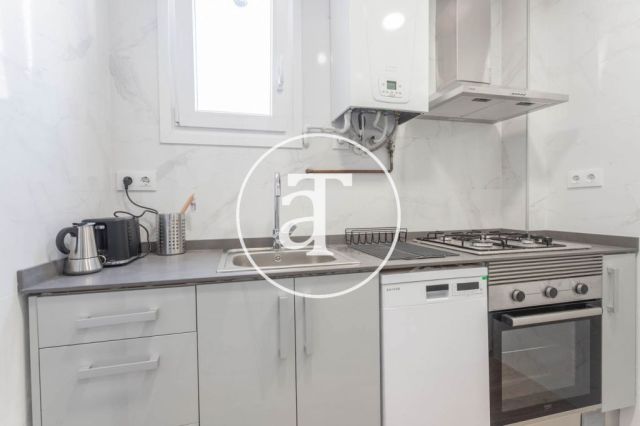 Piso de alquiler temporal de 3 habitaciones dobles, 1 baño y terraza en el barrio de Les Corts 12