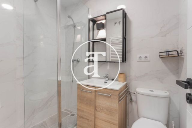 Piso de alquiler temporal de 3 habitaciones dobles, 1 baño y terraza en el barrio de Les Corts 26