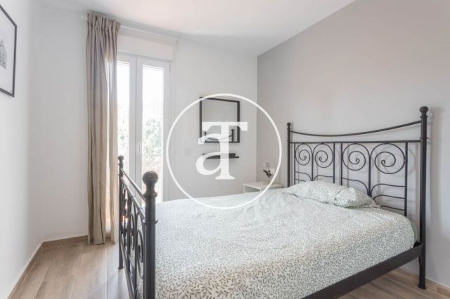 Piso de alquiler temporal de 3 habitaciones dobles, 1 baño y terraza en el barrio de Les Corts 21