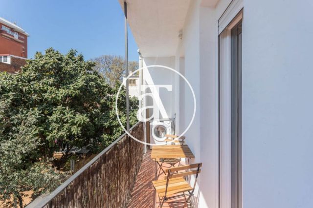 Piso de alquiler temporal de 3 habitaciones dobles, 1 baño y terraza en el barrio de Les Corts 19