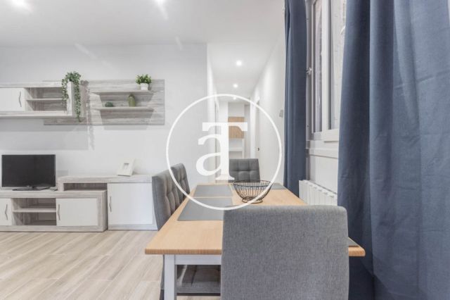 Piso de alquiler temporal de 3 habitaciones dobles, 1 baño y terraza en el barrio de Les Corts 3