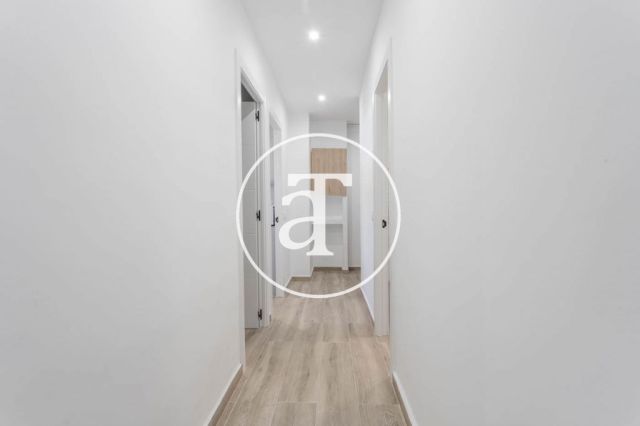 Piso de alquiler temporal de 3 habitaciones dobles, 1 baño y terraza en el barrio de Les Corts 9