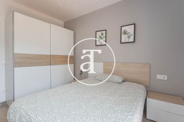 Piso de alquiler temporal de 3 habitaciones dobles, 1 baño y terraza en el barrio de Les Corts 17