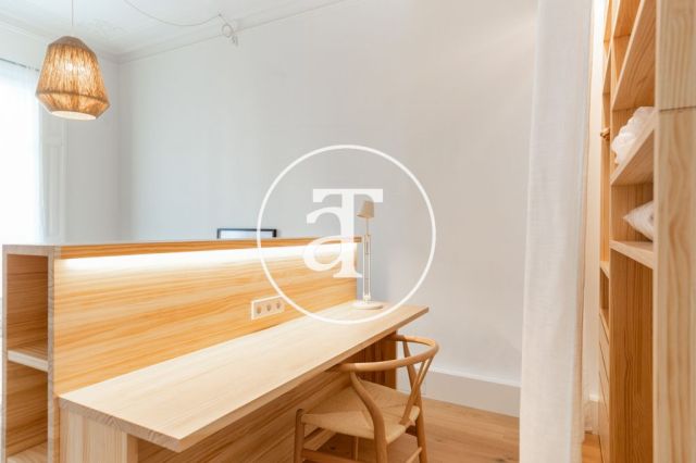 Piso de alquiler temporal de 3 habitaciones y 2 baños con balcones cerca de Paseo de Gracia 56