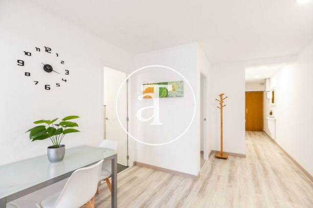 Piso de alquiler temporal de 2 habitaciones y 2 baños con terraza a pasos de La Sagrada Família 15