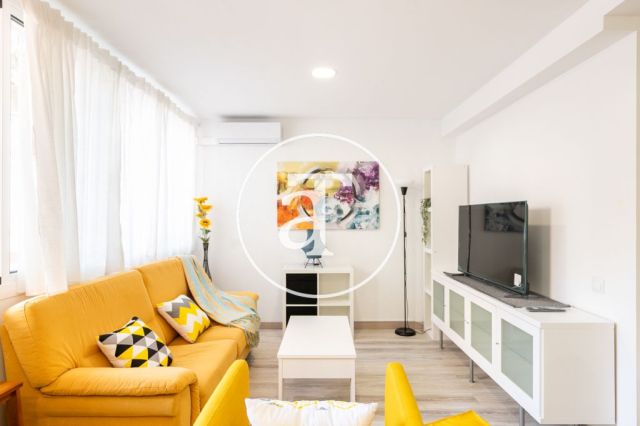 Piso de alquiler temporal de 2 habitaciones y 2 baños con terraza a pasos de La Sagrada Família 4