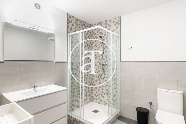 Piso de alquiler temporal de 2 habitaciones y 2 baños con terraza a pasos de La Sagrada Família 27