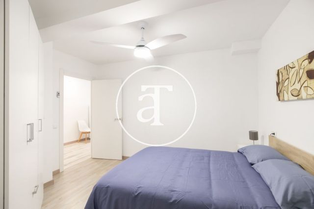 Piso de alquiler temporal de 2 habitaciones y 2 baños con terraza a pasos de La Sagrada Família 20