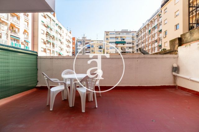 Piso de alquiler temporal de 2 habitaciones y 2 baños con terraza a pasos de La Sagrada Família 8