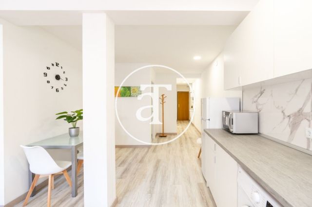 Piso de alquiler temporal de 2 habitaciones y 2 baños con terraza a pasos de La Sagrada Família 13