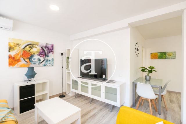 Piso de alquiler temporal de 2 habitaciones y 2 baños con terraza a pasos de La Sagrada Família 10