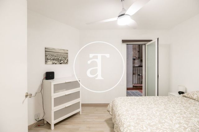 Piso de alquiler temporal de 2 habitaciones y 2 baños con terraza a pasos de La Sagrada Família 25