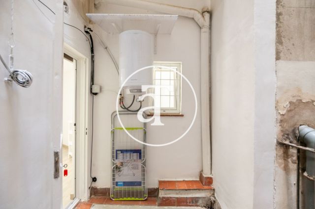 Piso de alquiler temporal de 2 habitaciones y 2 baños con terraza a pasos de La Sagrada Família 29