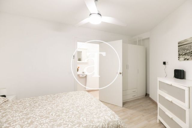 Piso de alquiler temporal de 2 habitaciones y 2 baños con terraza a pasos de La Sagrada Família 23