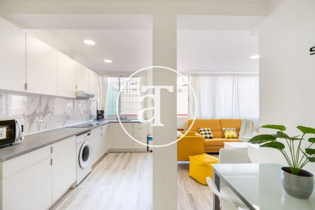 Piso de alquiler temporal de 2 habitaciones y 2 baños con terraza a pasos de La Sagrada Família 12