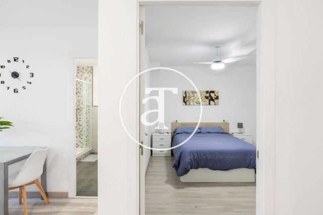 Piso de alquiler temporal de 2 habitaciones y 2 baños con terraza a pasos de La Sagrada Família 16