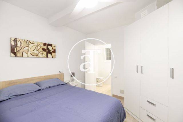 Piso de alquiler temporal de 2 habitaciones y 2 baños con terraza a pasos de La Sagrada Família 19