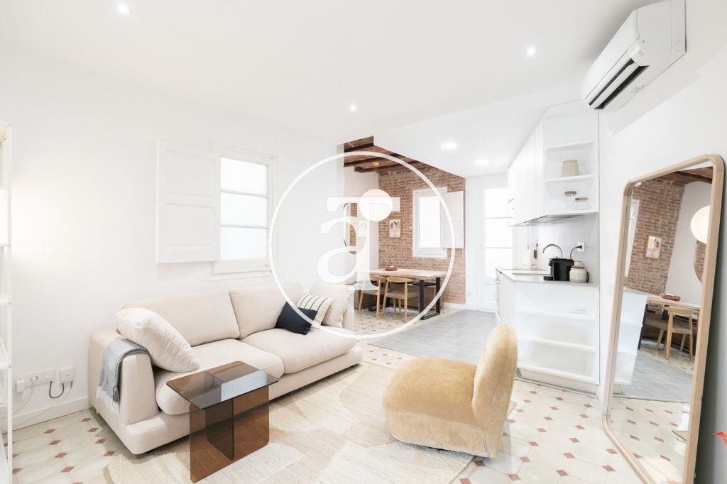 Piso de alquiler temporal de 2 habitaciones con 1 baño y 1 aseo en L'Eixample