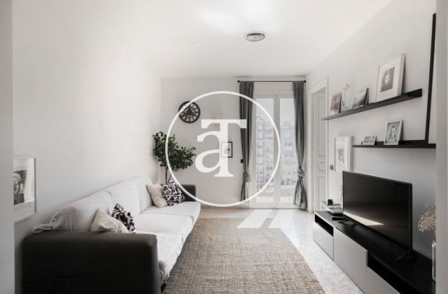 Appartement de location temporaire de 2 chambres, 1 salle de bain et balcon avec vue sur la Sagrada Família 2