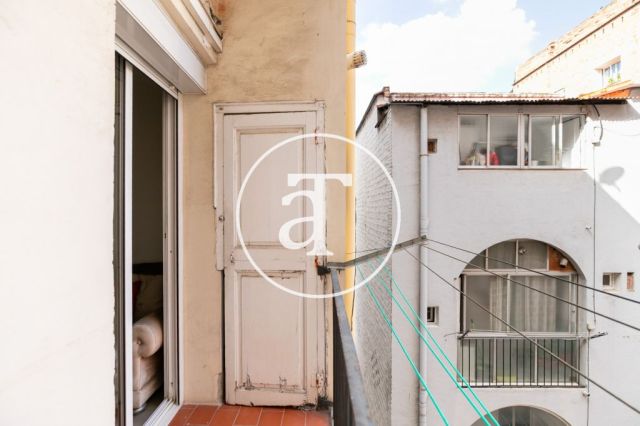 Appartement en location temporaire avec 1 chambre, 1 salle de bains et balcon dans l'Eixample 3