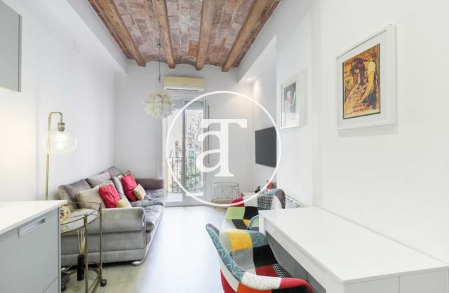 Appartement en location temporaire avec 1 chambre, 1 salle de bains et balcon dans l'Eixample