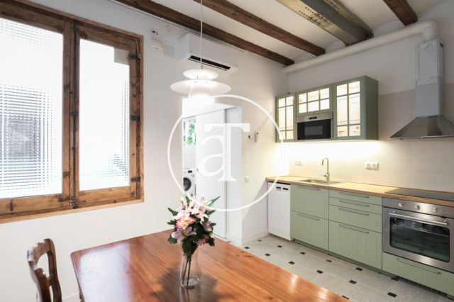 Appartement à louer temporairement avec 3 chambres et 2 salles de bains à deux pas du théâtre Liceu 3