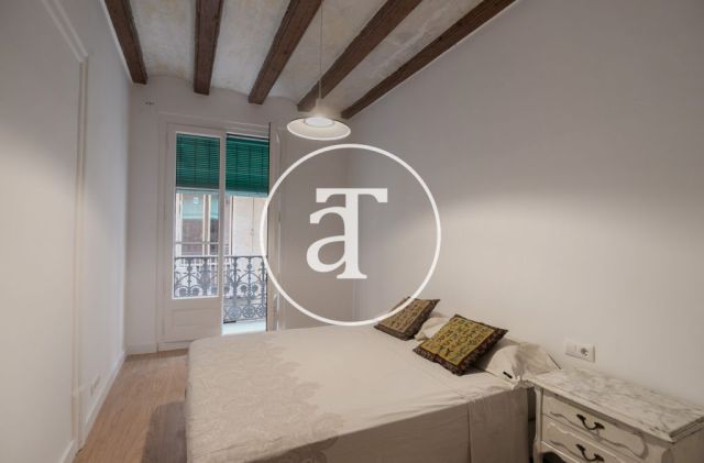 Appartement à louer temporairement avec 3 chambres et 2 salles de bains à deux pas du théâtre Liceu 20