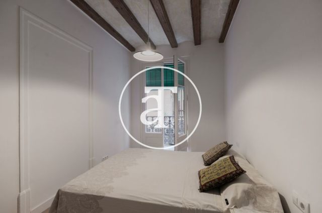 Appartement à louer temporairement avec 3 chambres et 2 salles de bains à deux pas du théâtre Liceu 19