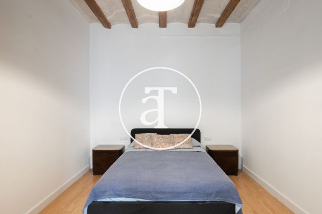 Appartement à louer temporairement avec 3 chambres et 2 salles de bains à deux pas du théâtre Liceu 26