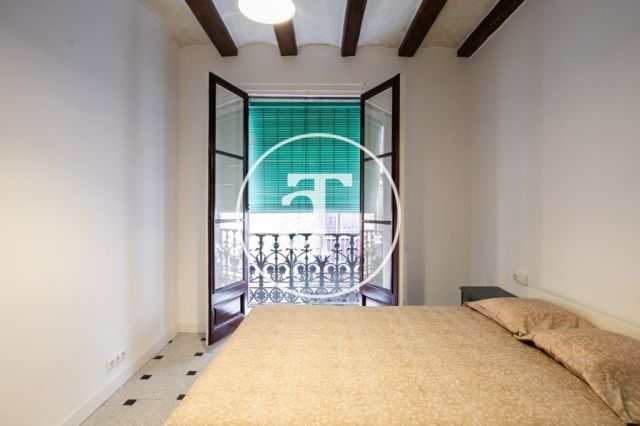 Appartement à louer temporairement avec 3 chambres et 2 salles de bains à deux pas du théâtre Liceu 12