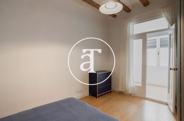 Appartement à louer temporairement avec 3 chambres et 2 salles de bains à deux pas du théâtre Liceu 25