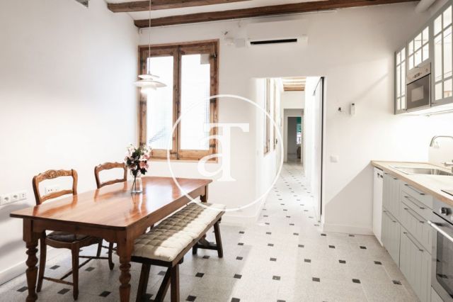 Appartement à louer temporairement avec 3 chambres et 2 salles de bains à deux pas du théâtre Liceu 4