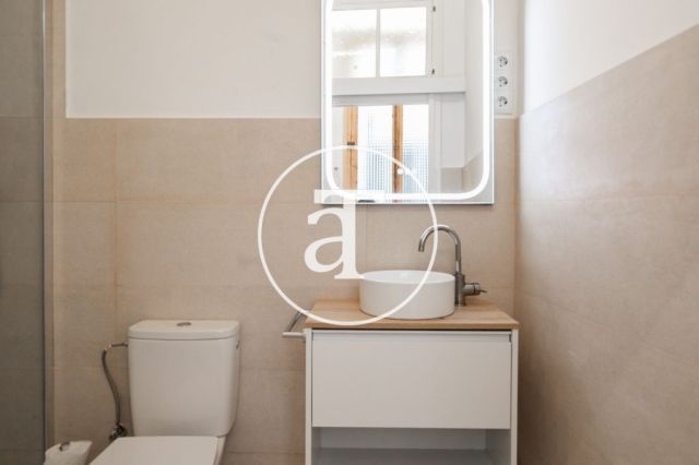 Appartement à louer temporairement avec 3 chambres et 2 salles de bains à deux pas du théâtre Liceu 23