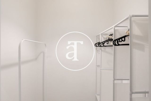 Appartement à louer temporairement avec 3 chambres et 2 salles de bains à deux pas du théâtre Liceu 24