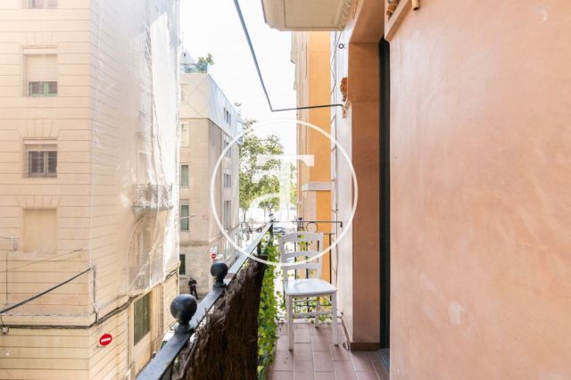 Appartement 1 chambre à louer pour une durée déterminée, avec balcons donnant sur la mer et la ville 3