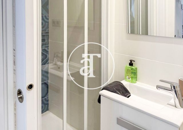 Appartement à louer temporairement avec 2 chambres et 1 salle de bain à Barceloneta 8